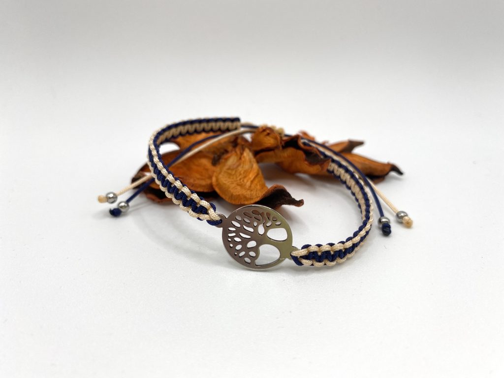 Pulsera en hilo con árbol de la vida